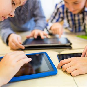 Las mañanas de RNE - Las Mañanas de RNE con Josep Cuní - Restringir el uso del móvil en las aulas: "Es necesario" - Escuchar ahora