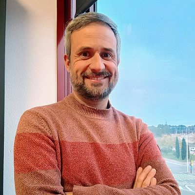 La estación azul - 'Carreteras que brillan en el bosque' con Ramiro Gairín - 08/12/24 - escuchar ahora