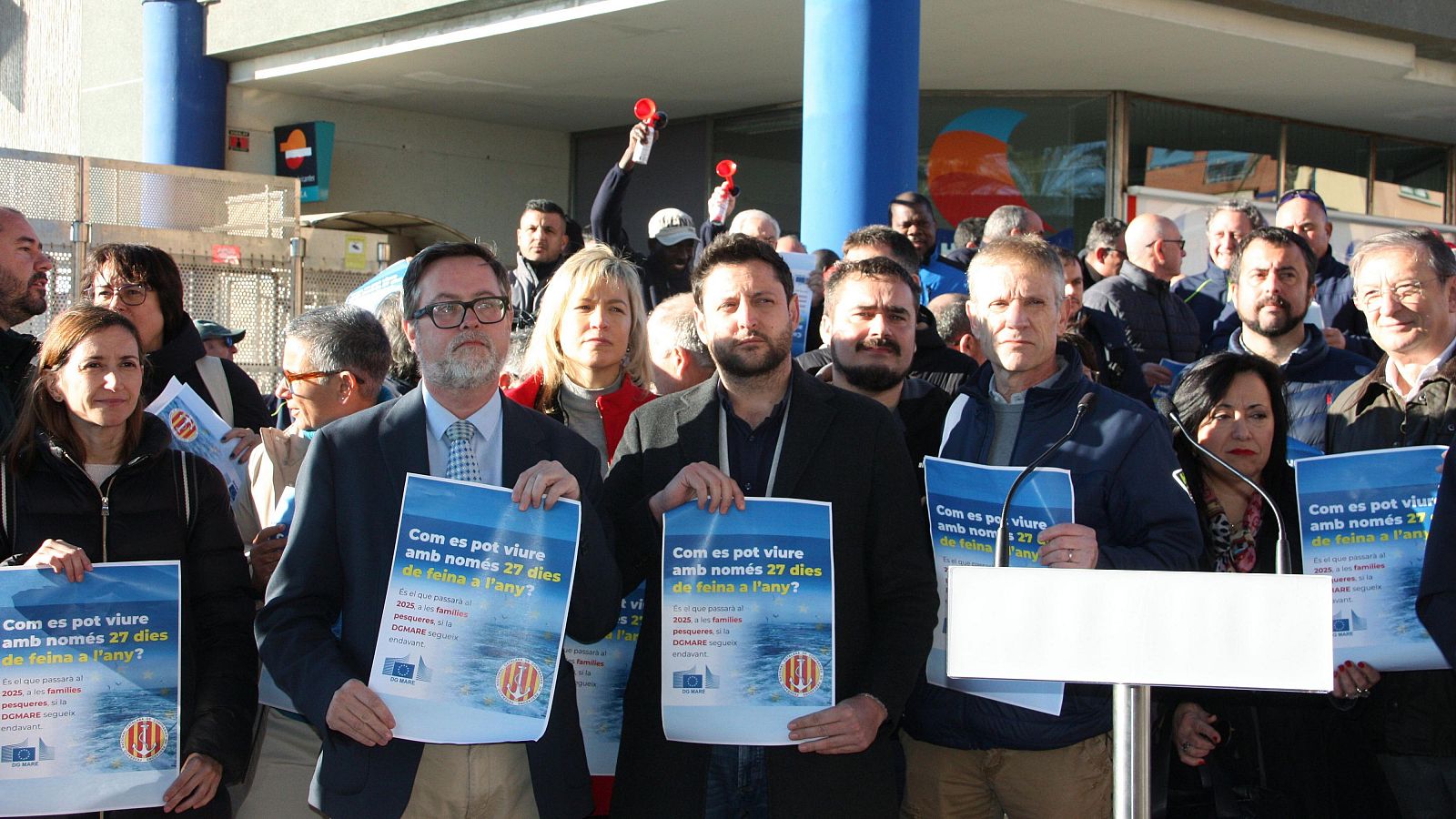 Els pescadors tarragonins, amarrats al port com a protesta