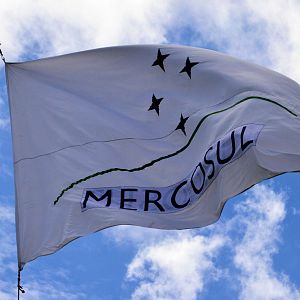 Fin de mes - Fin de mes - Luces y sombras del acuerdo con Mercosur - Escuchar ahora