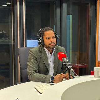 "Hay que deportar a las personas que llegan de manera irregular"