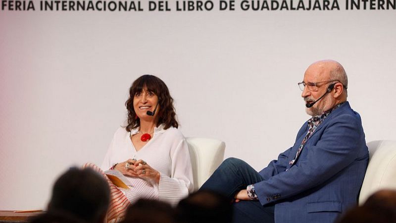 Libros de arena - Encuentros con escritores en la FIL - Escuchar ahora