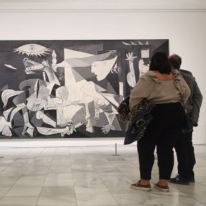 Canal Europa - Canal Europa - El 'Guernica' de Picasso, la obra imperecedera que refleja los horrores de la guerra - 20/12/24 - Escuchar ahora