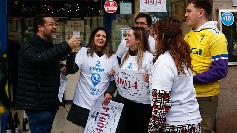 Sant Boi reparteix 58 dècims del segon premi (40014) | Maite Boada