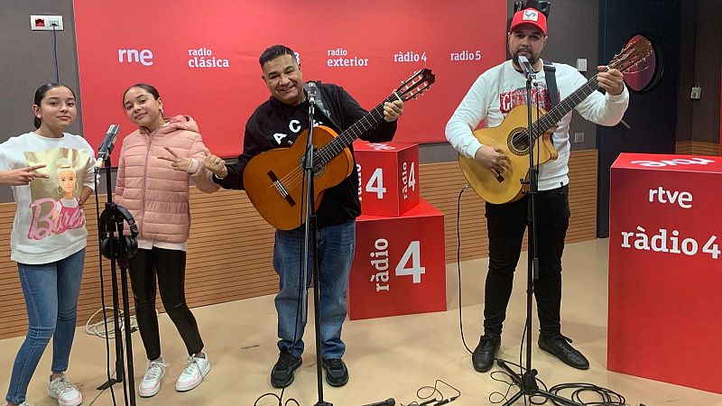 Metrpoli - Alfonso Malla Gimnez i les "Gemelitas Rumberas" - Escoltar Ara