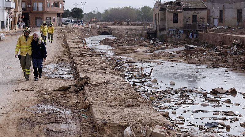 14 horas - El mercado de Catarroja: la imagen de la recuperación entre restos de la DANA - Escuchar Ahora