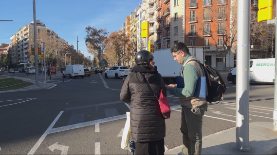 Campanya a Barcelona per a informar dels prxims canvis de la normativa de mobilitat