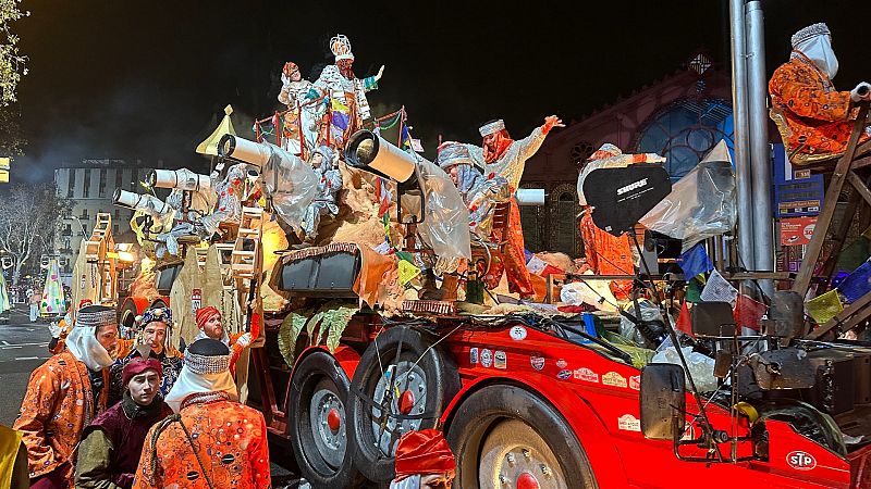 L'Entrellat - Ens endinsem en els darrers preparatius per la Cavalcada dels Reis Mags a Barcelona