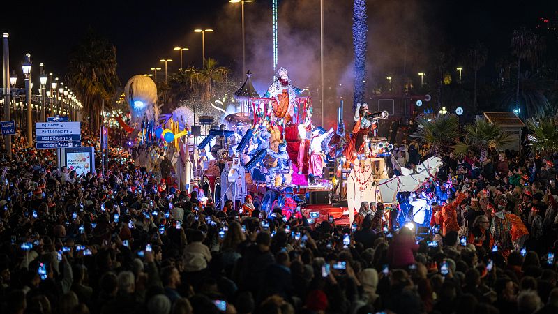 24 horas Fin de Semana - Los Reyes Magos desfilan este fin de semana por todo el país - Escuchar ahora