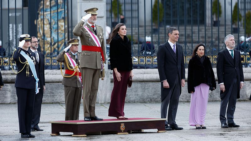 Pascua militar: Felipe VI y Robles reconocen el papel de las Fuerzas Armadas tras la dana - Escuchar ahora