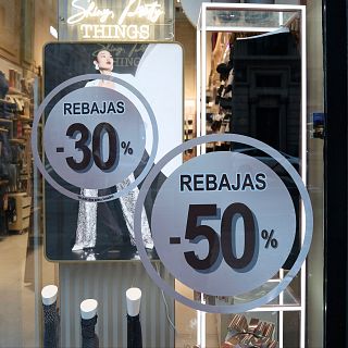 La OCU recuerda que hay rebajas que son descuentos simulados