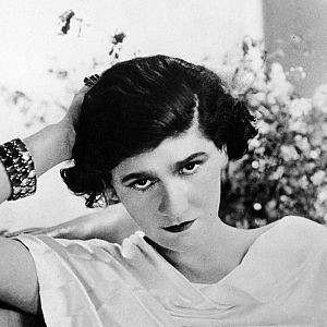 Memoria de delfín - Coco Chanel: la diseñadora que revolucionó la moda - escuchar ahora