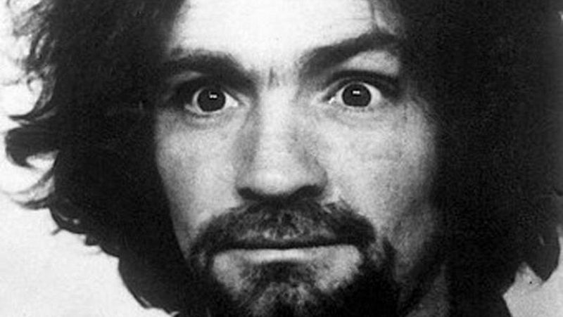 Charles Manson, condenado a pena de muerte en 1971, por Patricia Costa - escuchar ahora