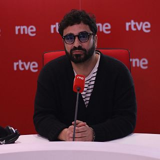 Verbenas, orquestas y mucho fr�o, 'La casa' de Jorge Marazu