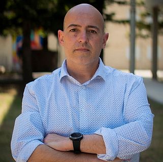 "Provocan un aislamiento de las redes afectivas hasta que ya no tienen ningún contacto"