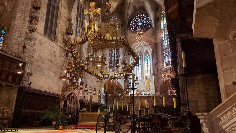 10.000 lugares para viajar - Espectáculo de luz y color en la Catedral de Palma - 01/02/25 - Escuchar ahora