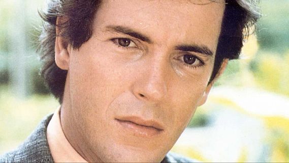 La bisagra - Carlos Mata