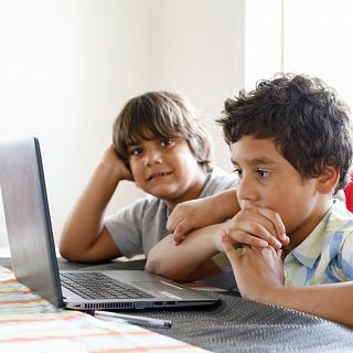 Convenio de colaboración para reducir la brecha digital