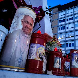 El papa, en estado crítico tras sufrir una crisis respiratoria