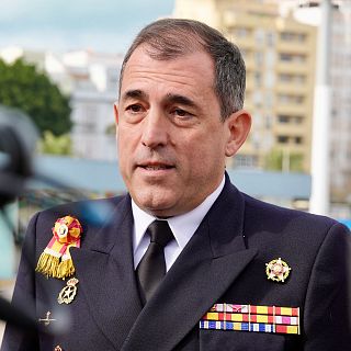 Luis Carreras-Presas Do Campo, comandante del JS de Elcano, navegando hacia Montevideo