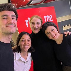 Dramedias - Los Nuestros de Lucía Carballal con Mona Martínez y Miki Esparbé - 01/03/25