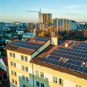 Sostenible y renovable en Radio 5 - Sostenible y renovable en Radio 5 - Energía solar y arquitectura - 01/03/25 - Escuchar ahora