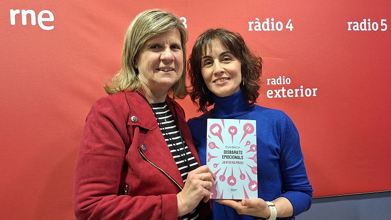 Lletra Lligada - Eva Bach: "Les emocions de vegades no les veiem, però se'ns veuen" | Escuchar
