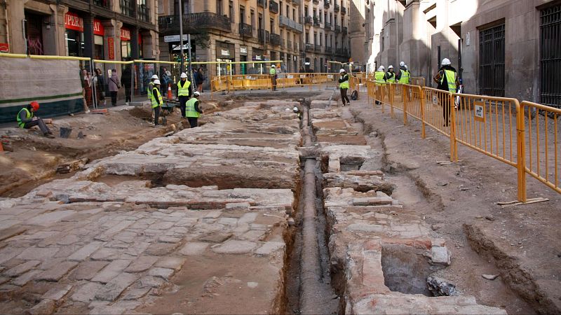Les obres de Via Laietana descobreixen cinc cases medievals