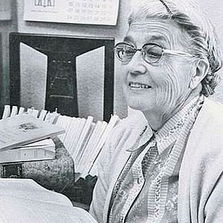 María Moliner por Andrés Newman