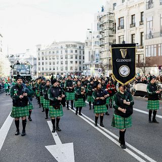 Madrid se entrega al verde de san Patricio un año más
