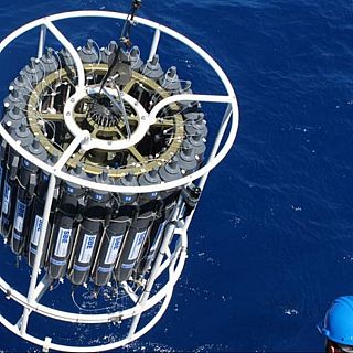 Compromiso con investigar y desarrollar las Ciencias Marinas