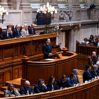 Causas e consequências da queda do governo português