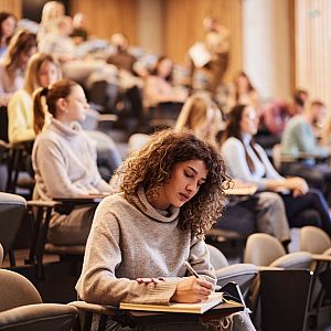 Más cerca - Más cerca - Se endurece la creación de universidades privadas - Escuchar ahora