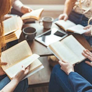 Creando que es gerundio - Creando que es gerundio - Clubs de lectura - 04/04/25 - Escuchar ahora