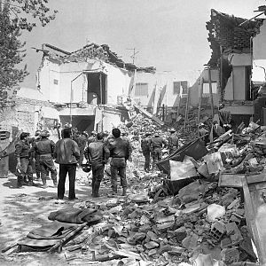 Más cerca - Más cerca - 40 años desde el atentado del restaurante "El descanso" - Escuchar ahora