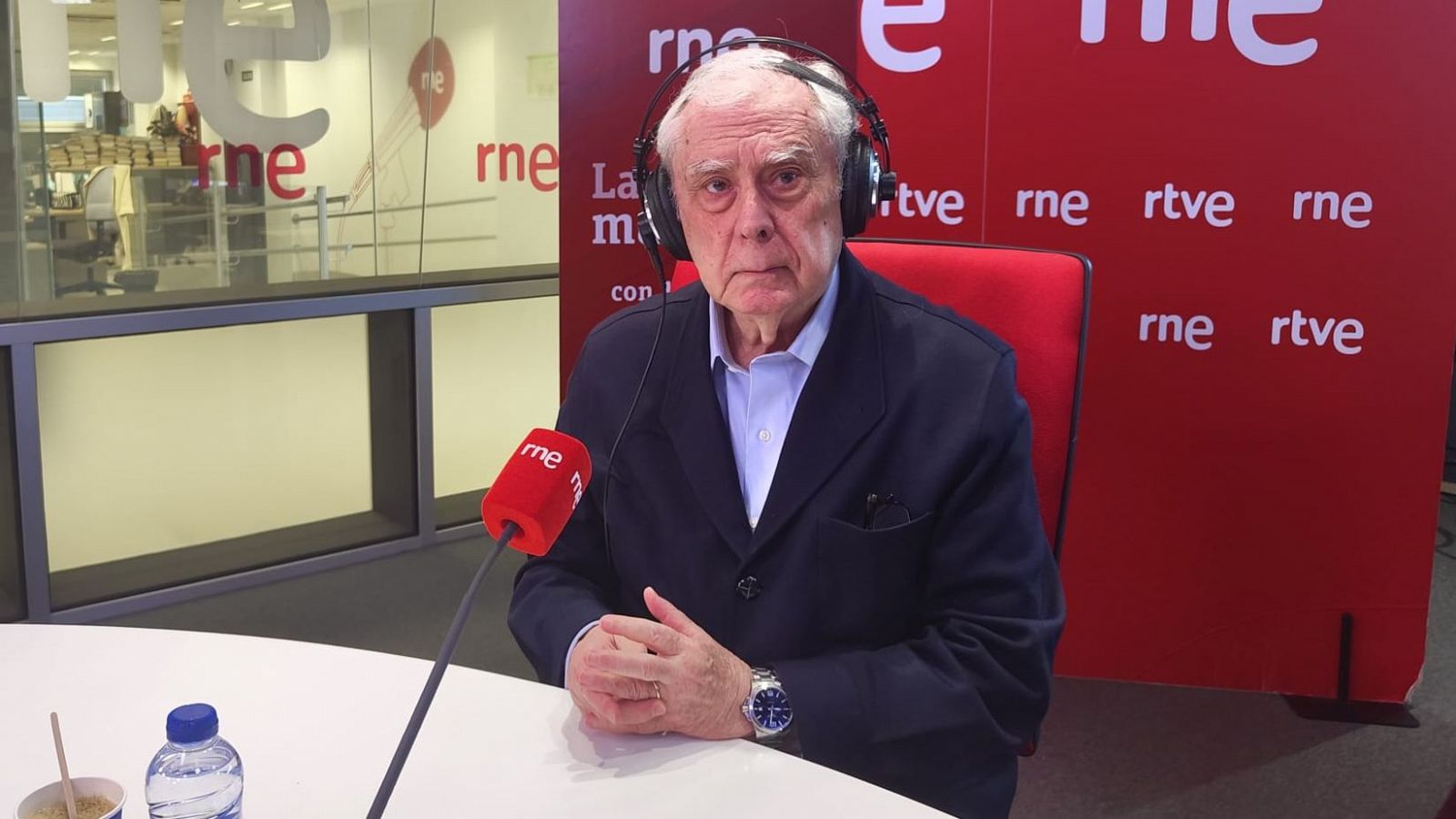 Javier Rupérez, exembajador de España en EE.UU.: "Estamos contemplando la destrucción del orden internacional" - Escuchar ahora