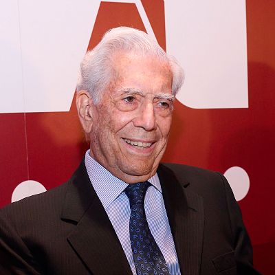 Andrés Trapiello: \"Le debo a Vargas Llosa dos de las mejores cosas que me han pasado\" - Escuchar ahora