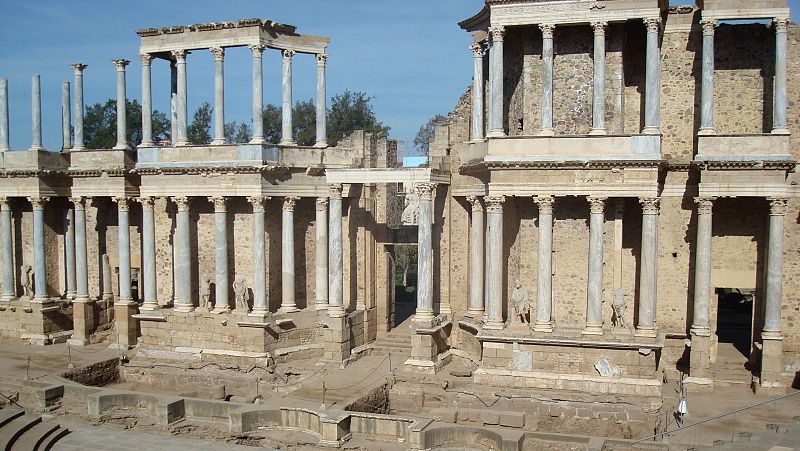 En clave Turismo - La arquitecta Leonor Martn Taibo y' 'Los lugares invisibles' - 24/04/25 - escuchar ahora