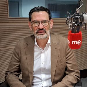 A hombros de gigantes - Conocer los mecanismos del cerebro para prevenir y tratar los trastornos mentales - Escuchar ahora