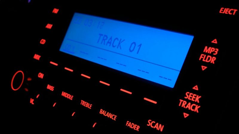 Fragmentos de mediodía - Pantallas vs radio - 29/04/25 - escuchar ahora