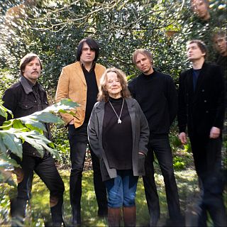 Los regresos de Bonnie Dobson y Wasted Youth
