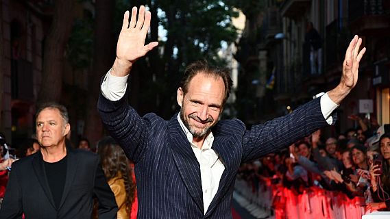 Ralph Fiennes rep el Premi d'Honor al BCN Film Fest 2025