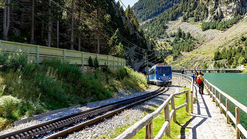 Viatges: Viatjar en tren: Entrevista a Sergi Reboredo, autor de "Trenes por España"