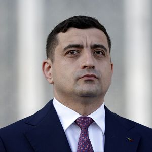 Cinco continentes - Cinco Continentes - George Simion vence en la primera vuelta de las presidenciales de Rumanía - Escuchar ahora