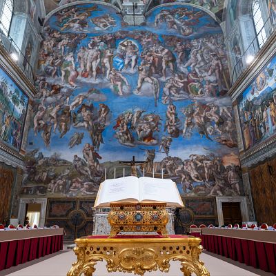 Las mañanas de RNE - Josep Cuní - La importancia de los frescos de la Capilla Sixtina: \"Miguel Ángel llevó la pintura al límite de la escultura\" - Escuchar ahora