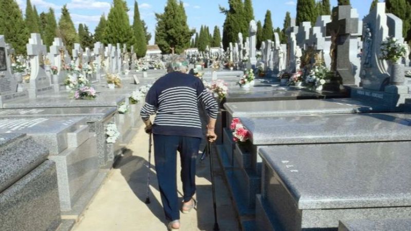 L'ENTRELLAT - DocsBarcelona - ?Señor, llévame pronto?: Una monja punk que es caga en tot