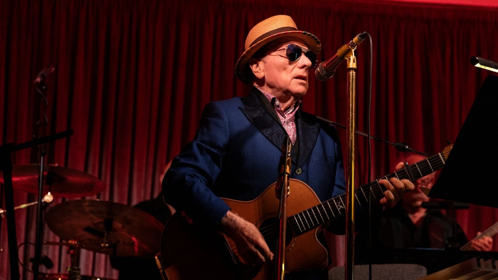Amordiscos - Van Morrison, de vuelta a la alegra