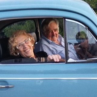 Carmena visitó la casa de Mujica: "Vivía feliz en el campo"