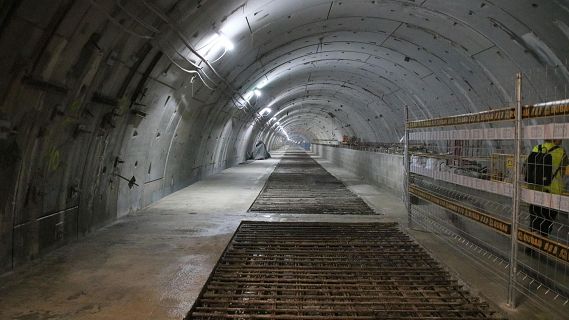 Avancen les obres de les estacions centrals de l'L9 i l'L10