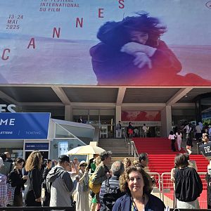 Va de cine - Va de Cine - Visitem el Festival de Cannes i parlem amb Oliver Laxe, director de la pel·lícula “Sirat” - Escoltar Ara